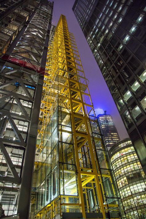 The Leadenhall Building | City of London | 225m | 48 fl | U/C - Page 408 - SkyscraperCity Leadenhall Building, Structural Expressionism, Hopkins Architects, Contemporary Architecture Design, Richard Rogers, Architectural Section, City Of London, High Rise Building, Urban Spaces