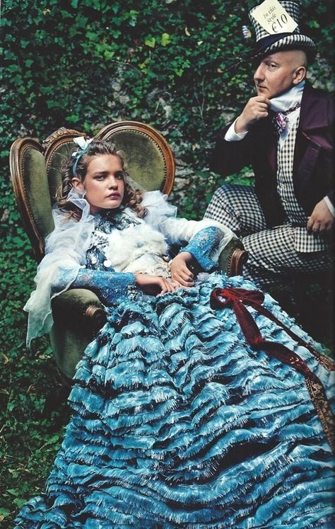 Vogue, 2003 Annie Leibovitz Photography, Grace Coddington, Patricia Field, Alice In Wonderland Aesthetic, Mode Editorials, Interesting Pictures, Branding Shoot, Annie Leibovitz, Natalia Vodianova