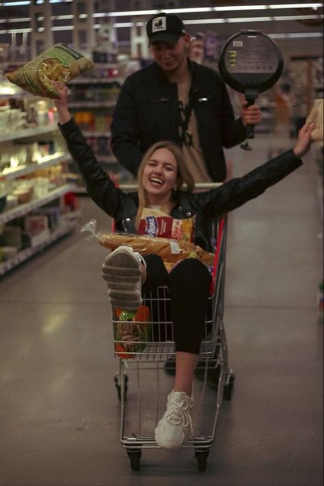 Couple Grocery Shopping, Studying Together, School Couple, Supportive Partner, Couple 4, Teen Couple, Sports Couples, Couples Hugging, Couple Goal