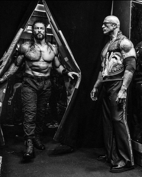 The Rock And Roman Reigns, Roman Reigns Black And White, Otc Roman Reigns Wallpaper, The Rock Black And White, Roman Reigns Wrestlemania, Celebrity Actors, Wwe Shield, Wrestling Posters, Final Boss