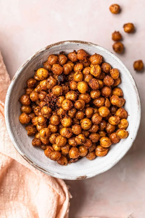 Crispy Chickpeas Toasted Garbanzo Beans, Farmhouse Walkway, Fibre Meals, Chickpea Roasted, Salad Chickpeas, Roasted Chickpeas Snack, Crispy Roasted Chickpeas, Roasted Garbanzo Beans, Seasoned Chickpeas