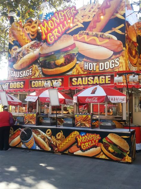 Carnival Food Stalls, Fun Fair Food, County Fair Food, Fair Foods, State Fair Food, Food Fair, Carnival Food, Food Cart Design, Fair Food