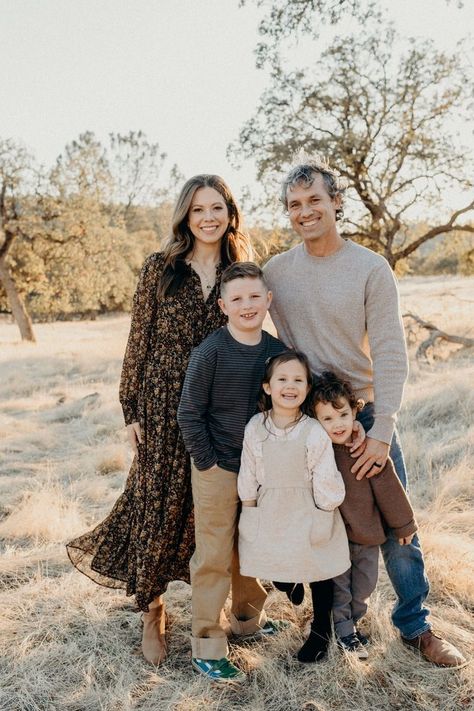 Leopard Dress Family Pictures, Mom Black Dress Family Photos, Evergreen Tree Family Photos, Fall Family Photos Earth Tones, Fall Family Photos Velvet Dress, Fall Family Photos Black And Neutral, Fall Family Photos Floral Dress, Fall Family Of 4 Photoshoot Poses, Family Photos Pine Trees