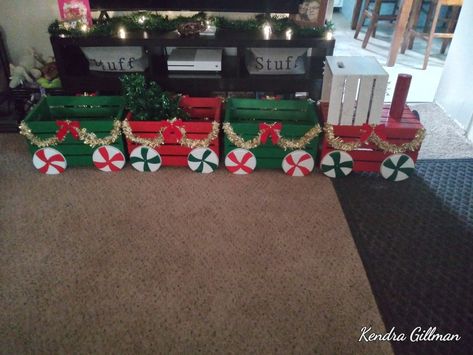 Wooden Crate Train Christmas, Christmas Train For Presents, Christmas Train Presents, Diy Christmas Present Train, Toy Drive Box Ideas Christmas, Christmas Train Ideas, Diy Christmas Train Crate, Christmas Present Train, Christmas Crate Train