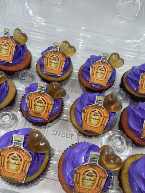 Crown Royal Cupcakes, Crown Royal Birthday Cake, Crown Royal Cake, Royal Cupcakes, 40th Birthday Cakes For Men, Crown Bottle, Royal Birthday Party, Cupcakes For Men, Royal Theme