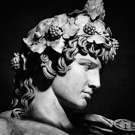 Bacchus Tattoo, Antinous Statues, Motifs Art Nouveau, Ancient Greek Sculpture, Statue Tattoo, Roman Statue, Classic Sculpture, Greek Statues, Statue Art