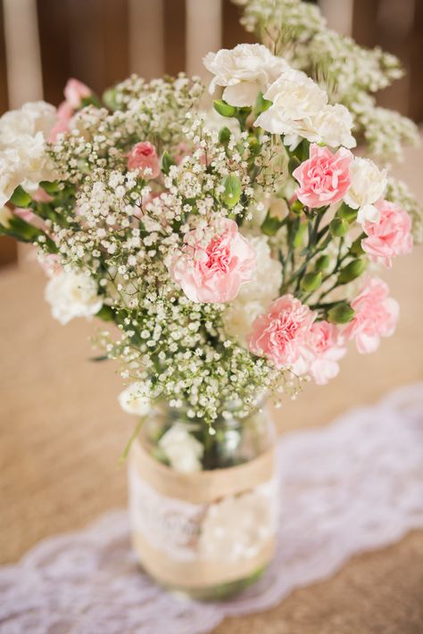 Pink Carnation and Baby's Breath Centerpieces. Love it!! Would add some light blue ones too! Carnations are so inexpensive and beautiful! Carnation Centerpieces, Flowers Carnations, Decoration Communion, Wedding Table Pink, Carnation Wedding, Rustic Bridesmaids, Lavender Wedding Flowers, Wedding Flowers Roses, Wedding Bouquets Pink