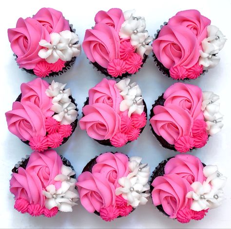 Magenta Cupcakes, Cupcake Icing Designs, Hot Pink Cupcakes, Rosette Cupcakes, Barbie Cupcakes, Garden Cupcakes, Beach Cupcakes, Icing Designs, Black Cupcakes