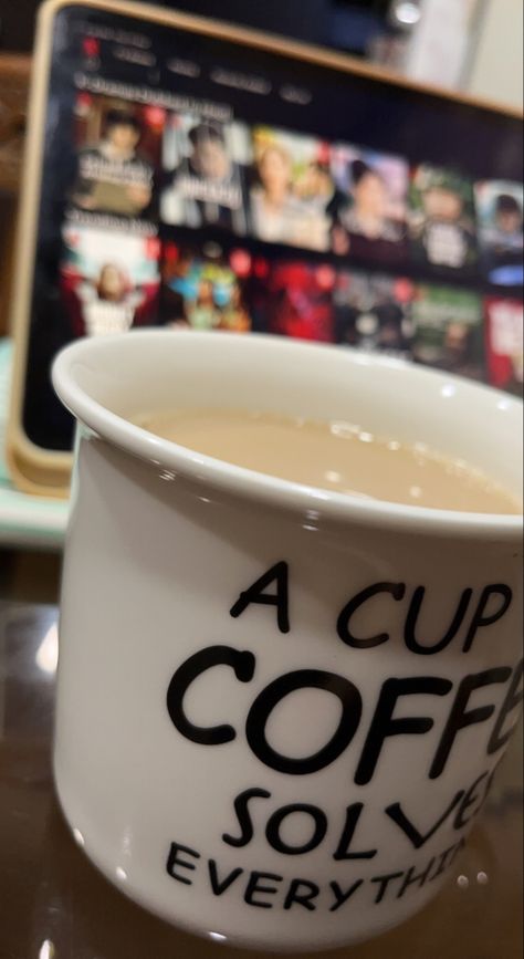 Morning Coffee Snap, Tea Snap, Girl Snaps, Cafe Coffee Day, 22nd Birthday Cakes, Quick Lunch Recipes, Cold Coffee Recipes, London Tea, Food Captions