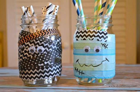 Washi Tape Halloween Mason Jars Mason Jars Halloween, Washi Tape Projects, Halloween Mason Jars, Washi Tape Crafts, Easy Halloween Decorations, Washi Tape Diy, Diy Jar Crafts, Mason Jar Crafts Diy, Halloween Diy Crafts