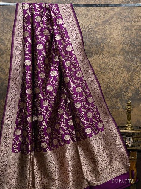 Katan Silk Saree Banarasi, Latest Banarasi Silk Sarees, Choli Blouse Design, Katan Saree, Banaras Sarees, Indian Outfits Lehenga, Choli Blouse, Purple Saree, Silk Saree Banarasi