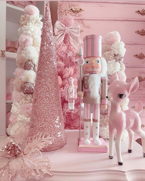 Nutcracker Birthday, Bedroom Christmas Decor, Christmas Victorian, Dream Christmas, Princess Christmas, Worship Dance, Girly Christmas, Tout Rose, Bedroom Christmas