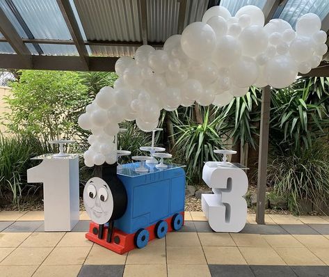 Thomas The Train Balloon Arch, Thomas The Train Centerpieces, Train Theme Birthday Party Decorations, Thomas Birthday Party Ideas, Thomas And Friends Birthday Party, Thomas Train Birthday Cake, Train Birthday Party Decorations, Train Birthday Theme, Thomas Train Birthday