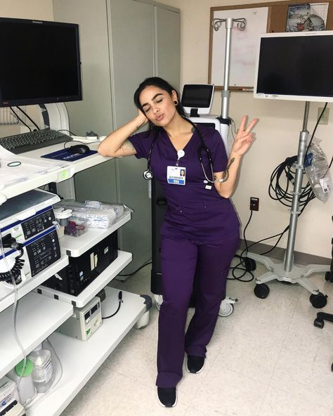 Purple Scrubs, Nurse Outfit Scrubs, Nurse Pics, Nursing Goals, Scrub Style, Nurse Inspiration, Nurse Aesthetic, Cute Scrubs, Scrubs Outfit