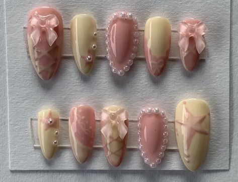 Simple Coquette Nails, Coquette Nails Short, Cutesy Nails, Douyin Makeup, Blush Nails, Pretty Gel Nails, Really Cute Nails, Soft Nails, Kawaii Nails