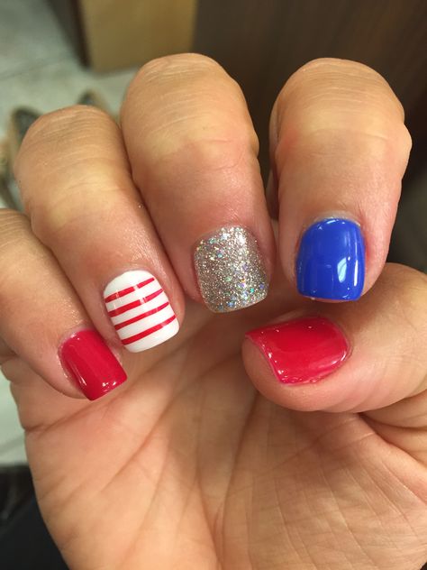 Memorial Nails, Labor Day Nails, Aka Nails, Memorial Day Nails, Red White And Blue Nails, Red White Blue Nails, Travel Softball, Fingernail Ideas, Nail Decals Designs