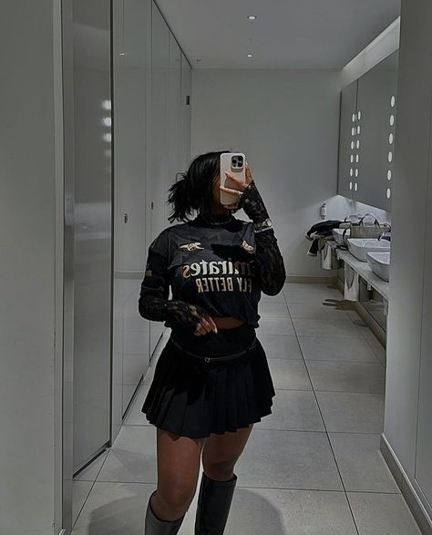 Arsenal Jersey Outfit Women, Arsenal Jersey, Aesthetic Life, Jersey Outfit, Gameday Outfit, Future Life, Outfit Of The Day, Clothes For Women, Quick Saves