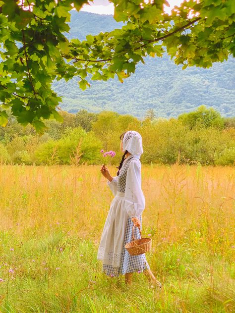 Debut Photoshoot, Vintage Cottagecore, Linen Set, Organic Linens, Senior Pictures, Head Scarf, Drawing Reference, Pretty Dresses, Sundress