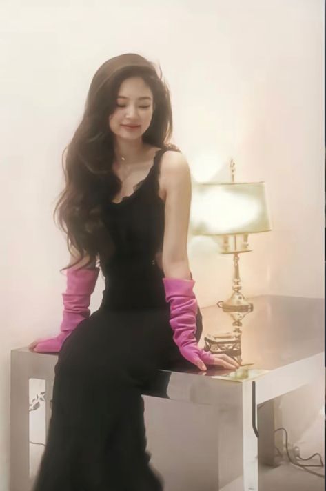 Jennie Kim Blackpink, Mode Kpop, Black Pink Instagram, Black Pink Kpop, Blackpink Fashion, Blackpink Jennie, Korean Girl, بلاك بينك, Fashion Inspo Outfits