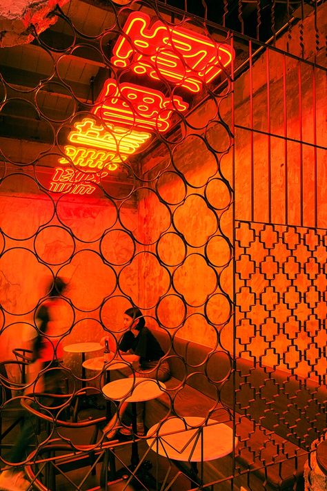 Warm Lighting Aesthetic, Orange Red Aesthetic, Neon Lights Bar, Red Neon Lights, Orange Bar, Red Neon, Warm Lighting, Orange You Glad, Photographie Inspo