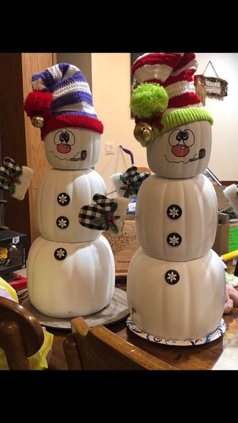 Stackable Snowman, Plastic Pumpkins Crafts, Stackable Pumpkins, Stacking Pumpkins, Pumpkins Crafts, Pumpkin Snowmen, Diy Snowman Decorations, Pumpkins Ideas, Crafts 2024