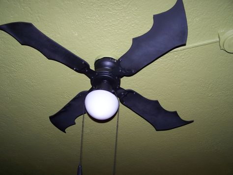 Bat-wing ceiling fan! <3 Gothic Room Decor Ideas, Frickin Bats, Dragon Wing, Game Of Thrones Party, Gothic Room, Household Gifts, Bat Man, Whiskey Lover Gifts, Ceiling Fan Blades