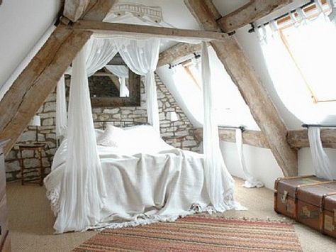 white bedrooms Cozy Attic Bedroom, Small Attic Bedroom, Cozy Attic, Attic Bedroom Designs, Finished Attic, Attic Playroom, Small Attic, Attic Bathroom, Attic Bedrooms