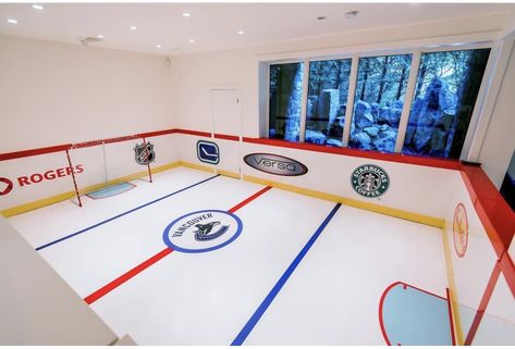 Basement Hockey, Stylish Kids Room, Hockey Room, Interior Design Blogs, Interior Design Courses, Home Decor Colors, Dekorasi Kamar Tidur, Design Blogs, Hockey Fans