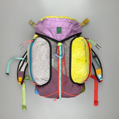 backpacks and more (@pilsok) • Instagram photos and videos Backpack Sketch, Sporty Backpack, Hiking Clothes, Backpack Design, Urban Backpack, Rolltop Backpack, Unique Backpacks, Cycling Backpack, 17k Followers