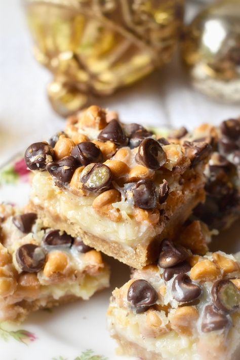 Upgraded Magic Cookie Bars ⋆ Cottage Kitchen ⋆ SomeTyme Place Magic Bars Recipe, Magic Cookie Bar Recipe, Magic Cookie Bars, Magic Bars, Shortbread Bars, White Pizza, Favorite Cookie Recipe, Recipes Christmas, Butterscotch Chips