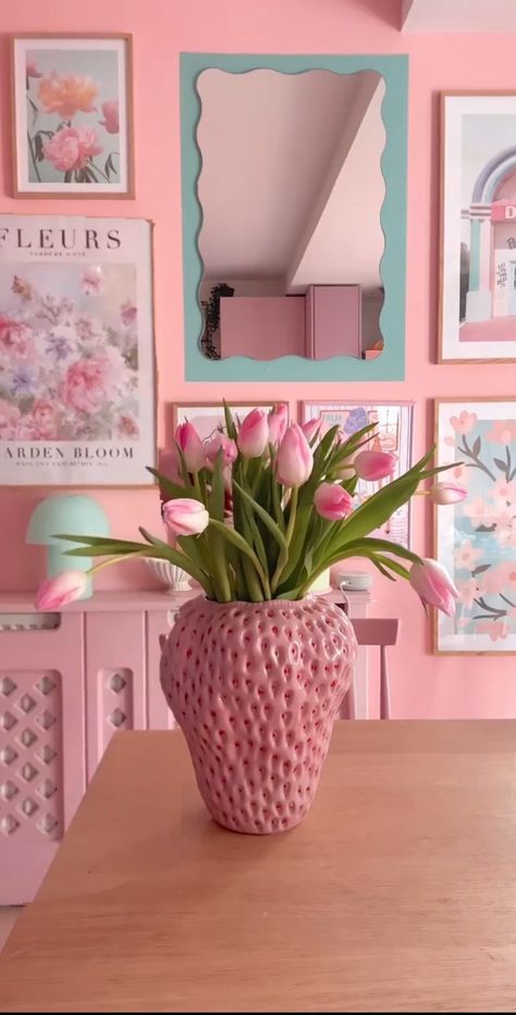 Eclectic Pastel Decor, Pastel Eclectic Decor Bedroom, Flower Wall Room, Girly Series, Pastel Eclectic, Danish Pastel Room Decor, Eclectic Decor Bedroom, Colorful Homes, Aesthetic Amazon