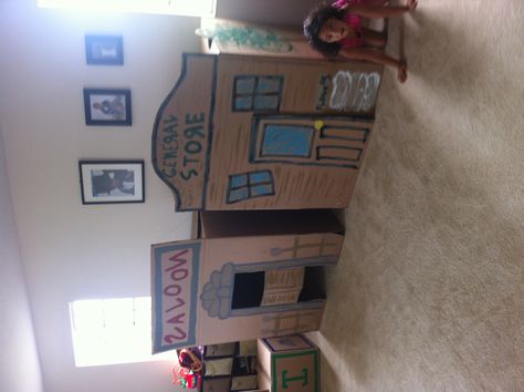 Toy story party. Cowboy village. Box buildings. Toy Story Soldiers, Woody Party, Toy Story Halloween, Toy Story Party Decorations, Cardboard Box Crafts, Toy Story Birthday Party, Kids Birthday Themes, Cowboy Birthday, Birthday Toys