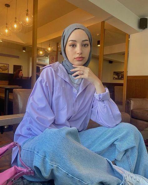 Hijabi Valentine Outfit, Lavender Hijab Outfit, Purple Hijabi Outfits, Purple Shirt Outfit Hijab, Purple Outfits Hijab, Purple Style Outfit Hijab, Lavender Jacket Outfit, Purple Hijab Outfit, Tan Skin Outfit