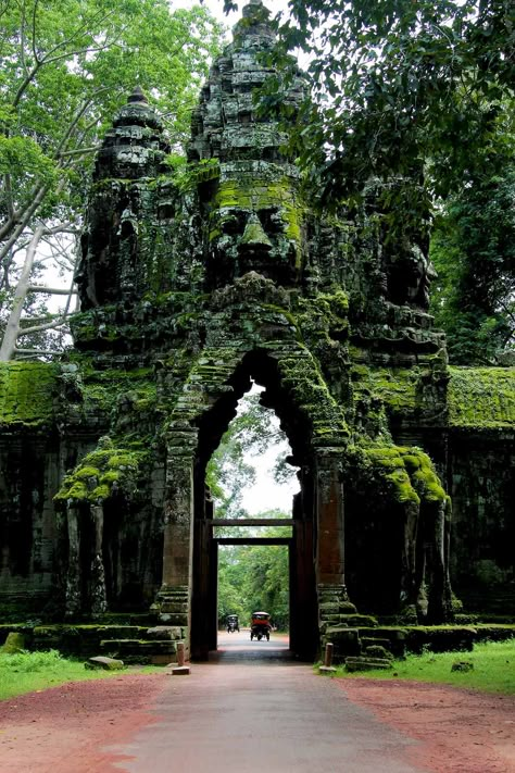 Jungle Temple, Angkor Thom, Cambodian Art, Temple Ruins, Ancient Temple, Mystical Places, Cambodia Travel, Temple Architecture, Fantasy Places