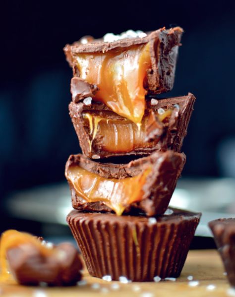 Salted Caramel Cups | 27 Salted Caramel Desserts That Will Make Everything Better Salted Caramel Desserts, Caramel Cups, Chocolate Homemade, Butter Caramel, Caramel Desserts, Chocolate Butter, Caramel Chocolate, Homemade Butter, Läcker Mat