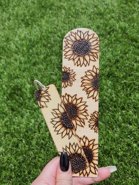 Handburned Pyrography floral sunflower small and large bookmark set. Available on my etsy Going To University, 19th Birthday, Sell My Art, Pyrography, Instagram Shop, I Fall In Love, I Fall, Sunflower, Etsy Seller