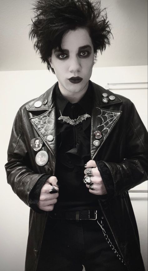 Tradgoth Men, Masc Tradgoth, Mens Goth Makeup, Trad Goth Makeup Men, Deathrocker Goth, Trad Goth Outfits Men, Male Goth Makeup, Goth Makeup Men, Masculine Goth Makeup