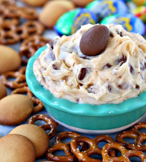 Cadbury Creme Egg Dip - Easter Dessert - Kara Creates Cadbury Creme Egg Dip, Egg Dip, Pina Colada Rum, Dessert Dip Recipes, Cadbury Creme Egg, Party Dips, Creme Egg, Dessert Dips, Vanilla Wafers