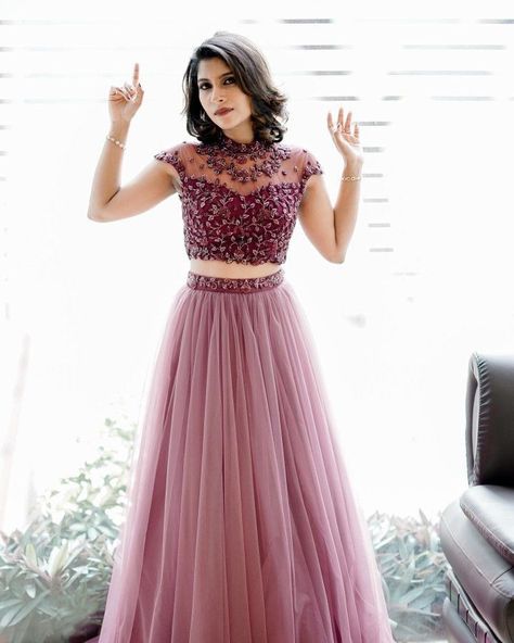 Long Skirt And Top, Fashion Outfits Ideas, Simple Frock Design, Simple Lehenga, Gown Party Wear, Long Gown Design, Simple Frocks, Lehenga Designs Simple, Anarkali Dress Pattern