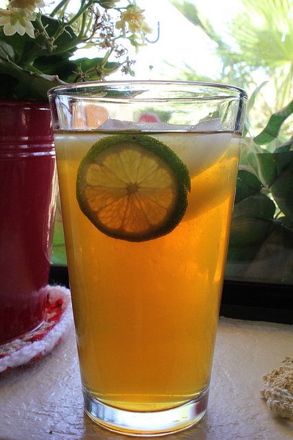 Sweet Citrus Iced Tea Citrus Tea Recipe, Citrus Tea, Apple Sandwich, In And Out Burger, Juice Ice Cubes, Sweet Tea Recipes, Chocolate Yogurt, Twix Bar, Portuguese Desserts