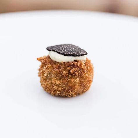 Mi Scusi on Instagram: "PORCINI MUSHROOM, TRUFFLE, PARMESAN ARANCINI. AVAILABLE YEAR ROUND, GARNISHED WITH FRESH TRUFFLE DURING THE SEASON. LETS EAT@MISCUSIFOOD.COM.AU #MISCUSI #MISCUSIFOOD" Truffle Arancini, Truffle Dishes, Fresh Truffle, Mushroom Truffle, Porcini Mushroom, Lets Eat, Porcini Mushrooms, White Truffle, Black Truffle