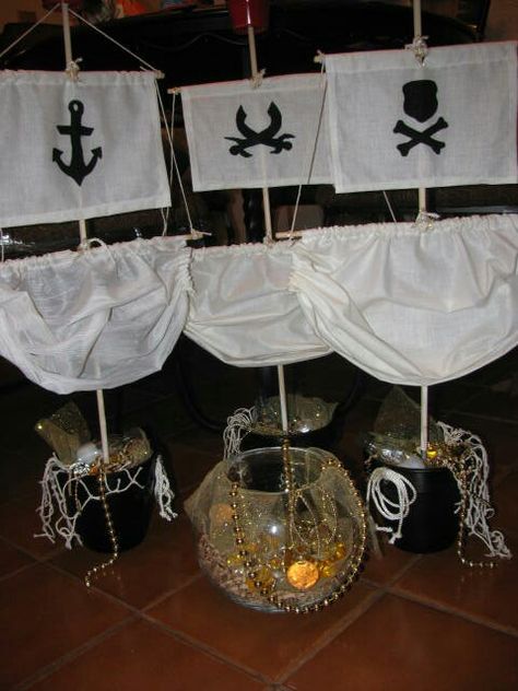 Pirate Party Centerpieces, Pirate Party Tables, Pirate Centerpiece, Sports Banquet, Pirate Decor, Pirate Theme Party, Pirates Cove, Pirate Flag, Diy Halloween Projects