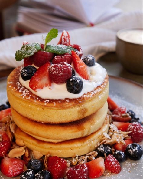 Red fruits ❤️ #recipe #food #red #sweet #pancakes #yummy #strawberry #raspberry #pinterest Pancake With Fruit Breakfast Ideas, Pancake Presentation, Fancy Pancake Recipe, Athletic Diet, Fancy Pancakes, Pancake Aesthetic, Brekky Ideas, Pancake Restaurant, Sweet Pancakes