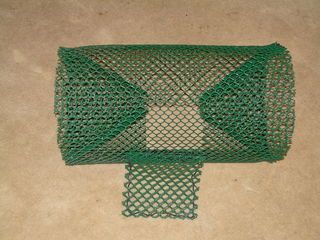 Picture of Fish Trap Crawfish Traps, Diy Fishing Bait, Fishing Traps, Survival Fishing, Bait Trap, Fish Trap, Fishing Stuff, Fishing Pictures, Fishing Diy