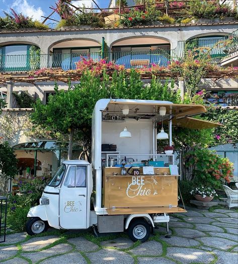 Foodtrucks Ideas, Street Food Business, Coffee Food Truck, Mobile Cafe, Mobile Coffee Shop, Coffee Trailer, Food Business Ideas, Coffee Bike, Trailer Diy