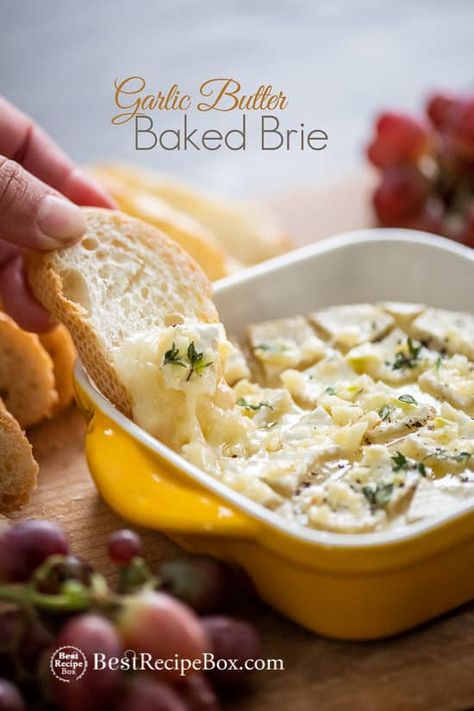 Brie Dip, Brie Cheese Recipes, Baked Brie Appetizer, Baked Brie Recipes, Dip Recipes Appetizers, Brie Appetizer, Brie Recipes, Healthy Recipes Easy Snacks, Baked Brie