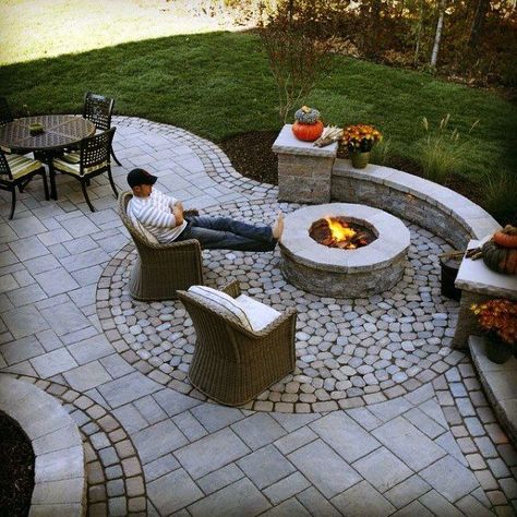 Top 60 Best Paver Patio Ideas - Backyard Dreamscape Designs Paver Patio Ideas, Diy Patio Ideas, Traditional Patio, Taman Diy, Pavers Backyard, Patio Pavers Design, Concrete Patios, Restaurant Patio, Outdoor Patio Designs