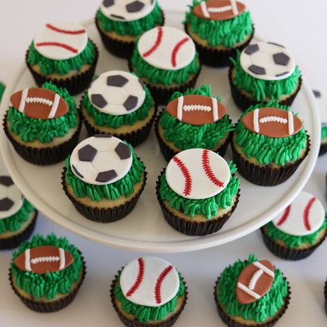 Ball Theme Cupcakes, Sports Ball Cupcakes, Sport Themed Cupcakes, Sports Cupcakes Ideas Boys, Sports Theme Cupcakes, Sports Cakes For Boys Birthdays, Sports Cupcakes, Ball Cupcakes, Basketball Theme Birthday