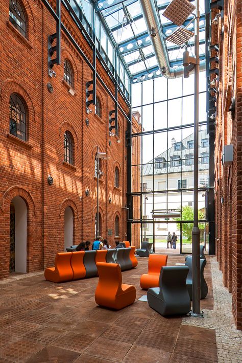 Factory House, Factory Architecture, Mix Use Building, Industrial Architecture, Modern Architects, Brick Architecture, Restaurant Concept, Centre Commercial, Adaptive Reuse