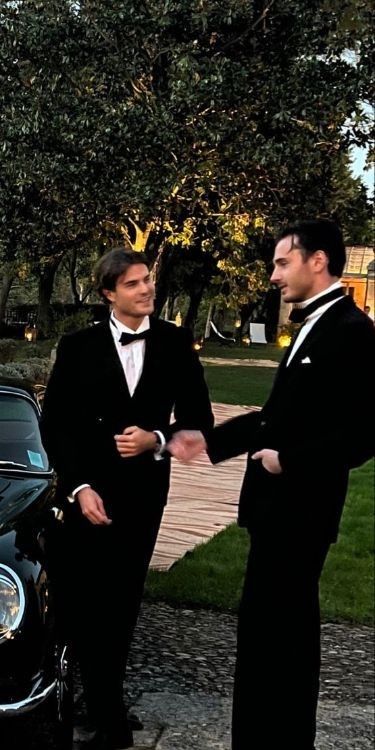 Wedding Groom Suit Aesthetic, Gatsby Groom Suit, Old Hollywood Groom Suit, Tuxedo Old Money, Wedding Suit Aesthetic Mens, Old Hollywood Aesthetic Men, Groom Aesthetic Wedding, Black Tie Old Money Wedding, Wedding Tux For Groom